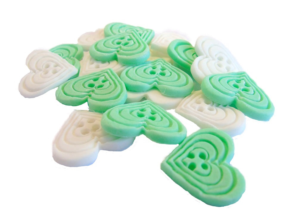 18 Edible Green & White Mixed Coloured heart Shaped Buttons Vegan Cupcake Toppers