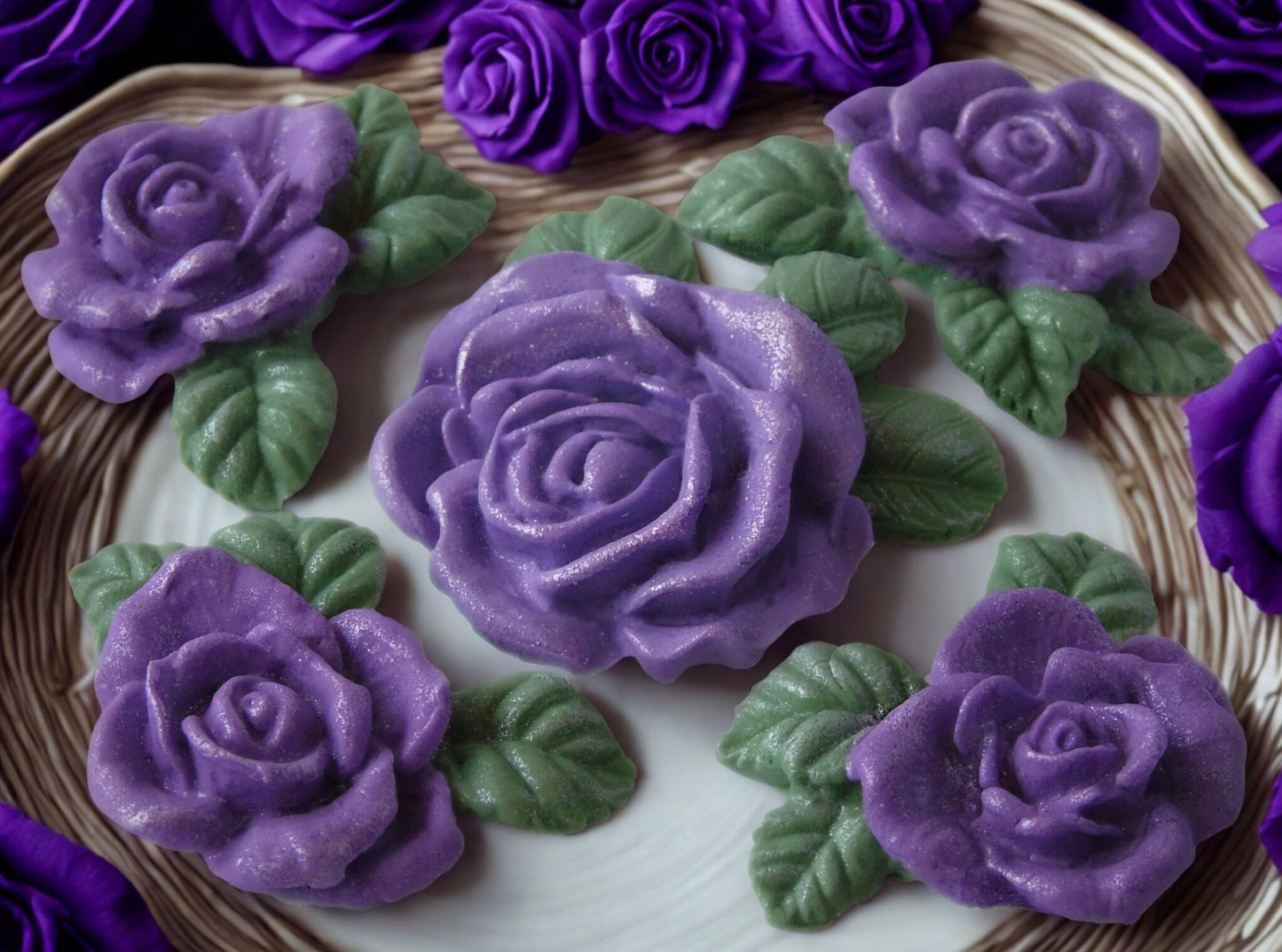 4 Glittered Rose Garland with A Large Centre Rose Cake Topper