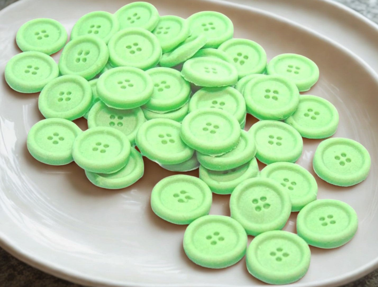 Pack 30 Round Coloured Buttons Edible Cupcake Cake Toppers